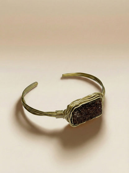 PULSERA PIEDRA DRUSA HILOS DE ORO MARRÓN