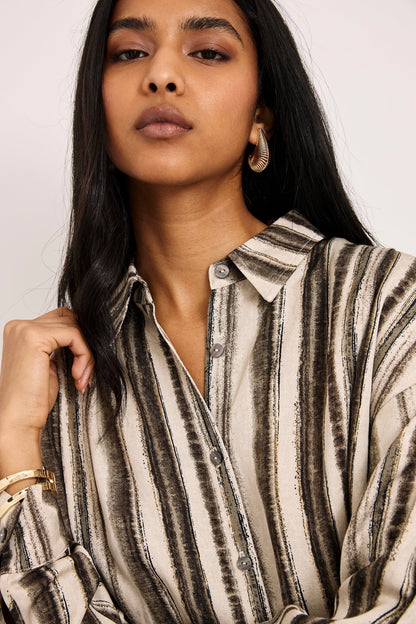 BLUSA CAMISERA OVERSIZED RAYAS TRAZOS IVORY