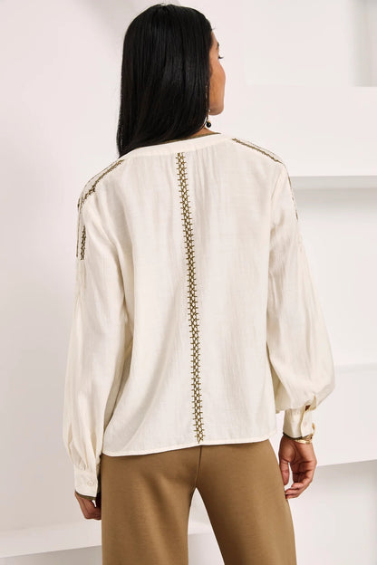 BLUSA FRUNCIDOS Y TACHUELAS  IVORY