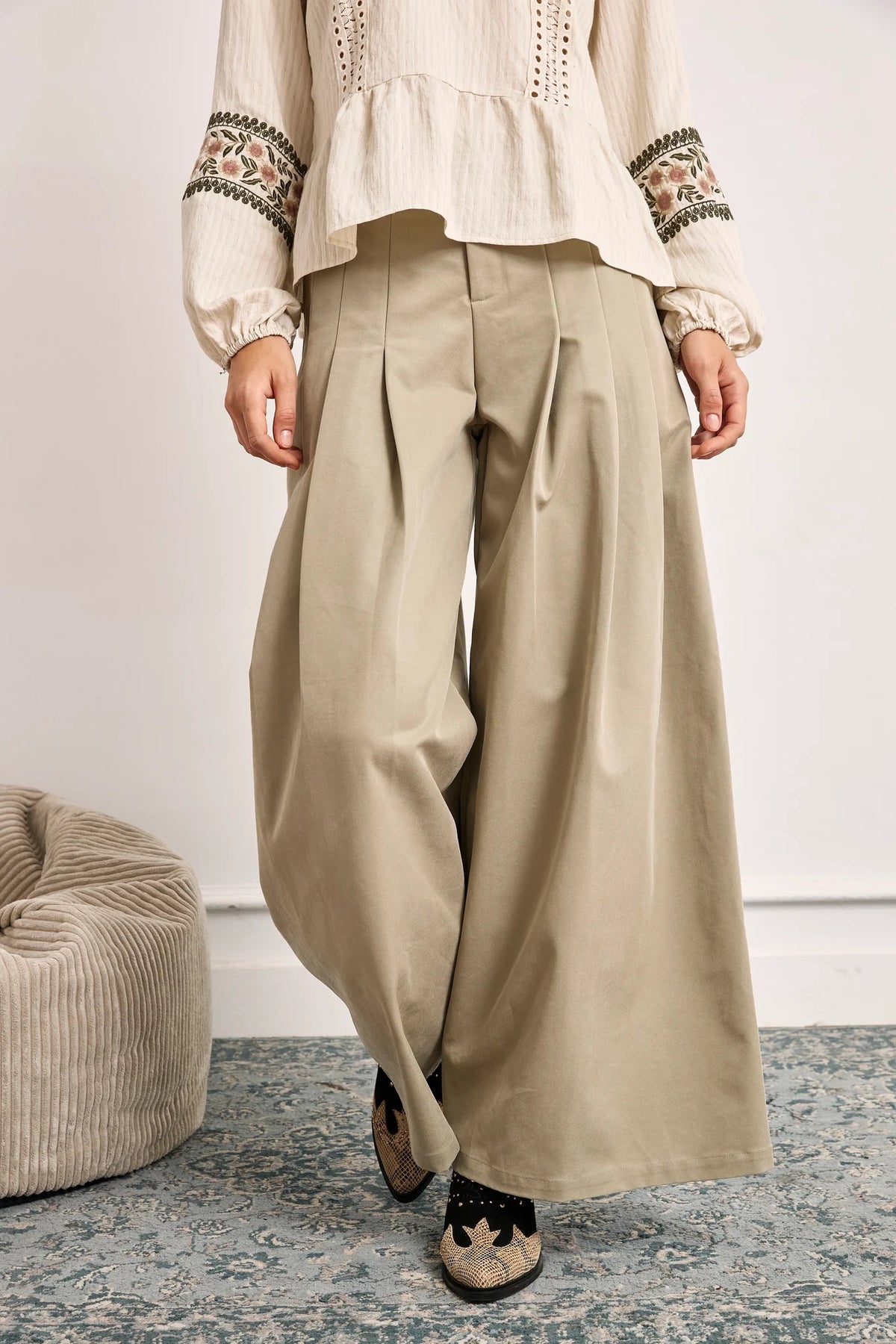 PANTALÓN WIDE LEG PINZAS CAMEL