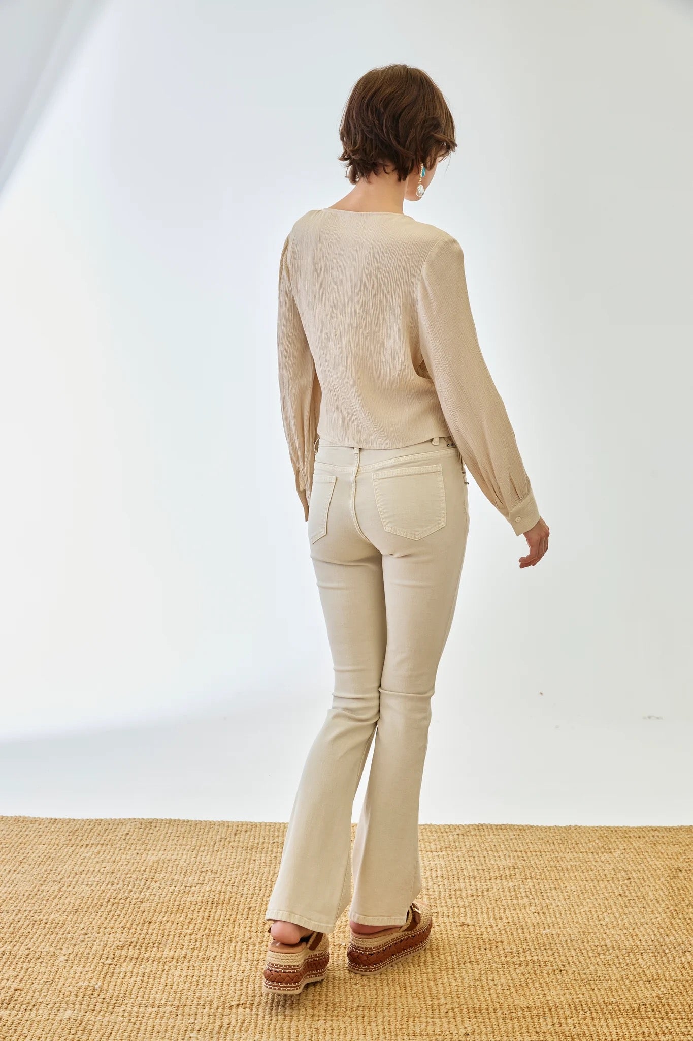 BLUSA SMOKED CRUZADA LAZADA CAMEL