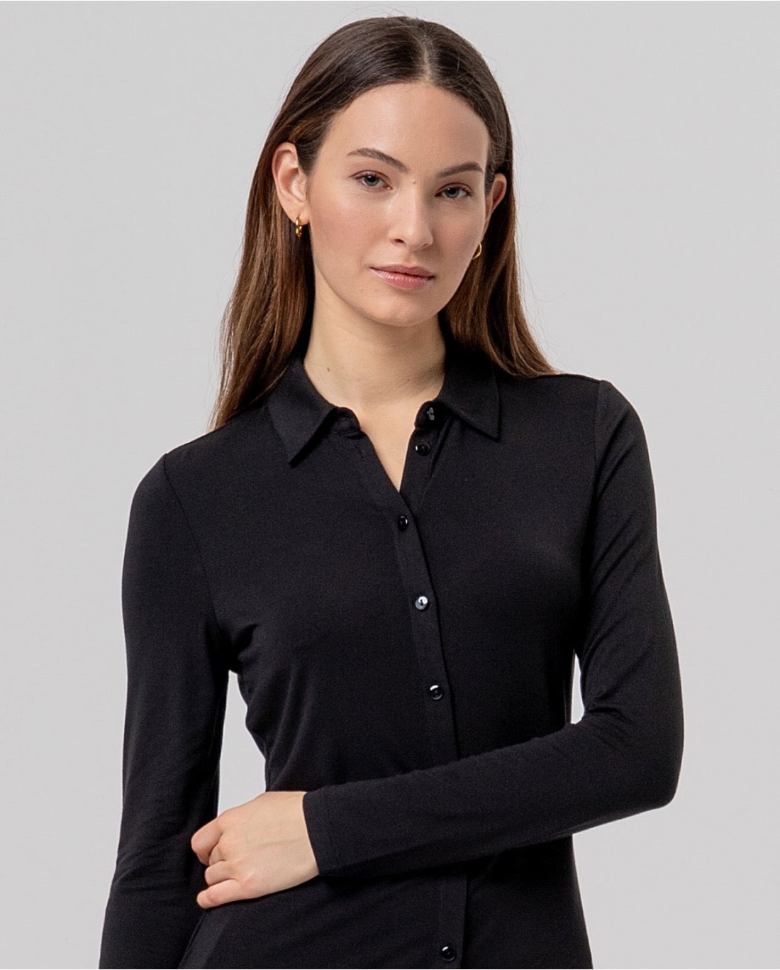 CAMISA AJUSTADA DE BAMBÚN NEGRO