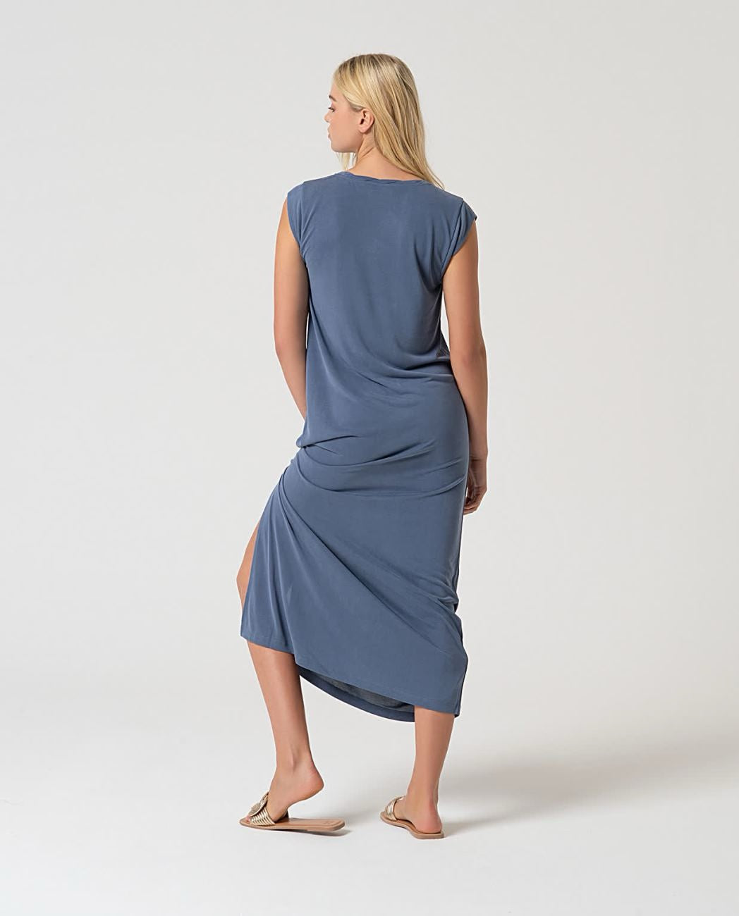 VESTIDO RECTO SIN MANGAS ÍNDIGO