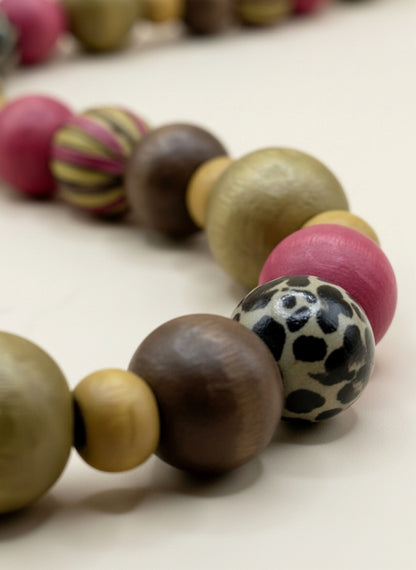 COLLAR BOLAS PEQUEÑAS HILO FUCSIA/KAKI