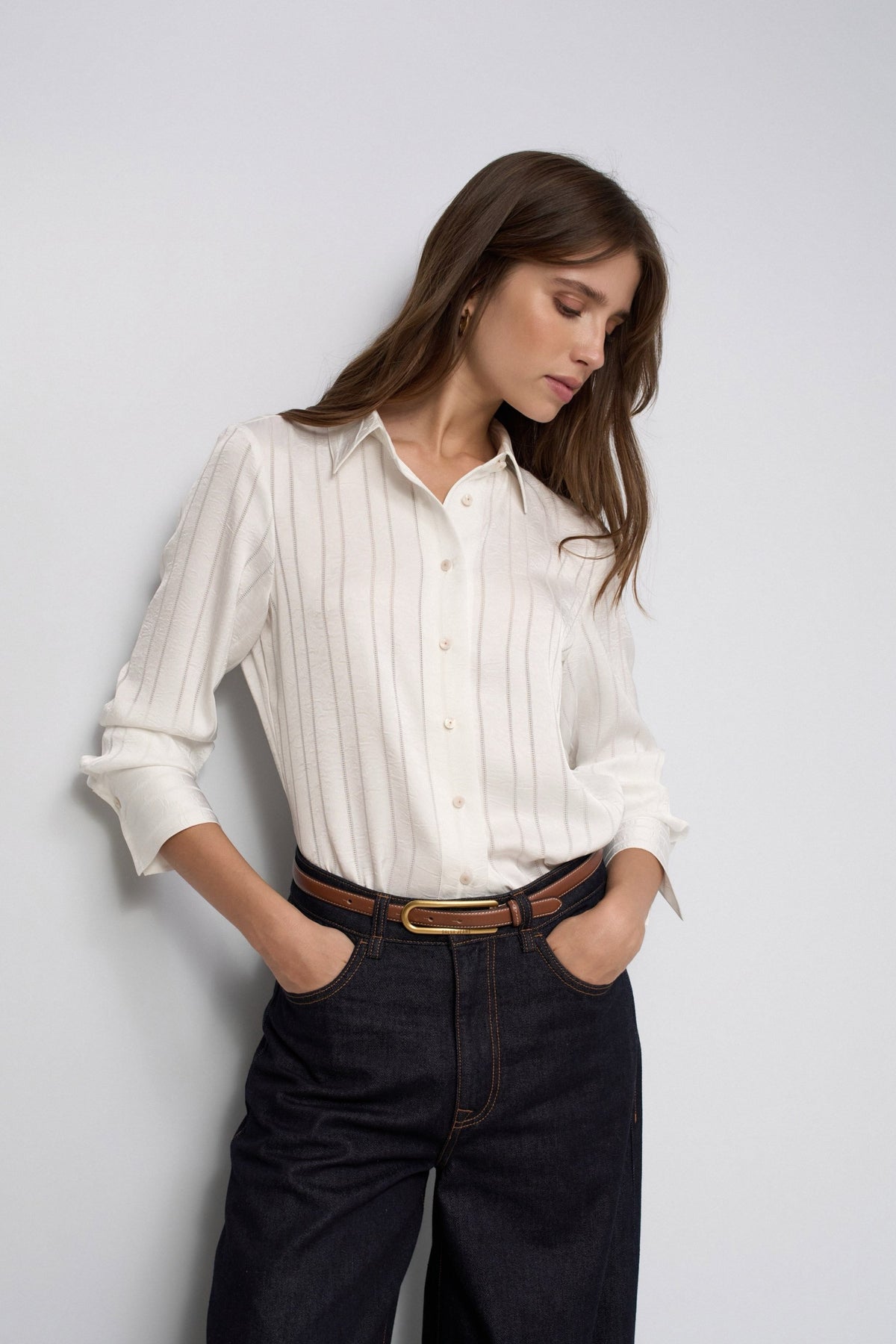 CAMISA SATINADA DE RAYAS BLANCO