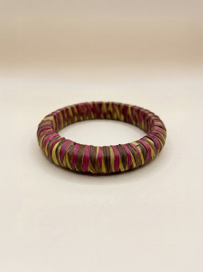 PULSERA FINA HILO FUCSIA/KAKI