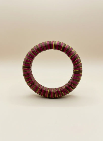 PULSERA FINA HILO FUCSIA/KAKI