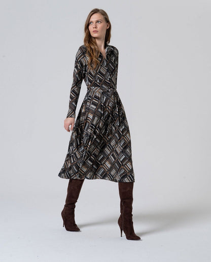 VESTIDO CAMISERO GEOMÉTRICO CON CINTURÓN EN COLOR NEGRO