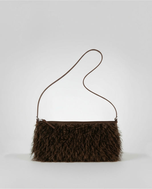 BOLSO BAGUETTE DE PELO MARRÓN