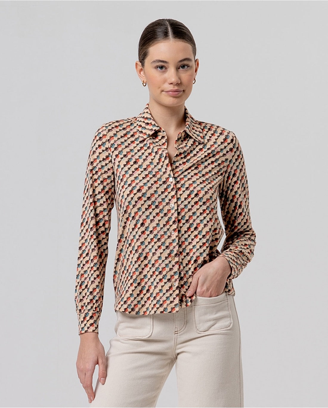 CAMISA AMPLIA ESTAMPADO GEOMÉTRICO CRUDO