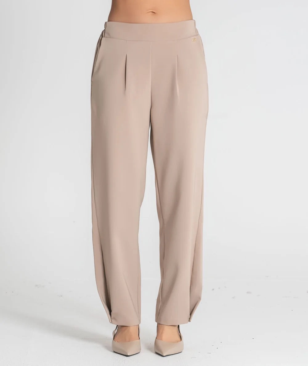 PANTALÓN BOTÓN TOBILLO BEIGE