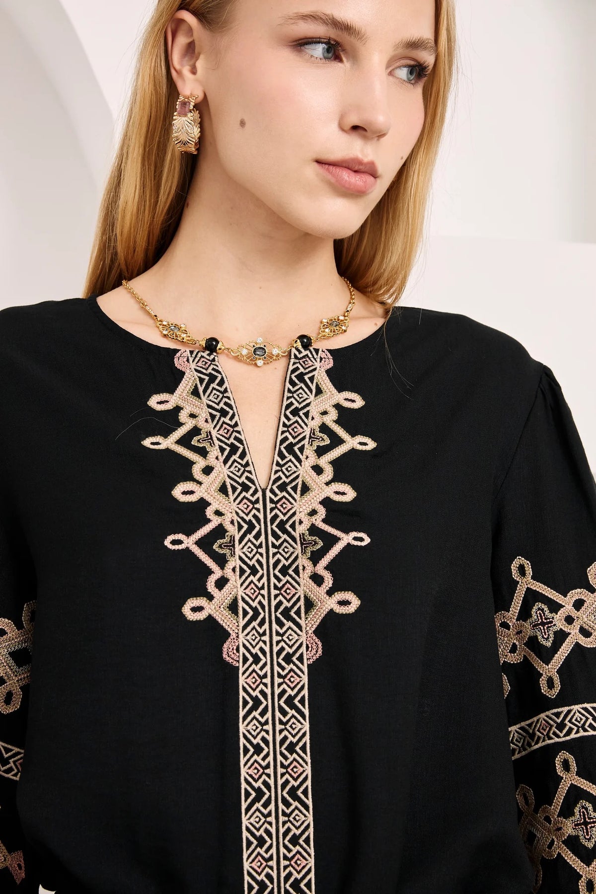 BLUSA MAO CENEFAS NEGRO
