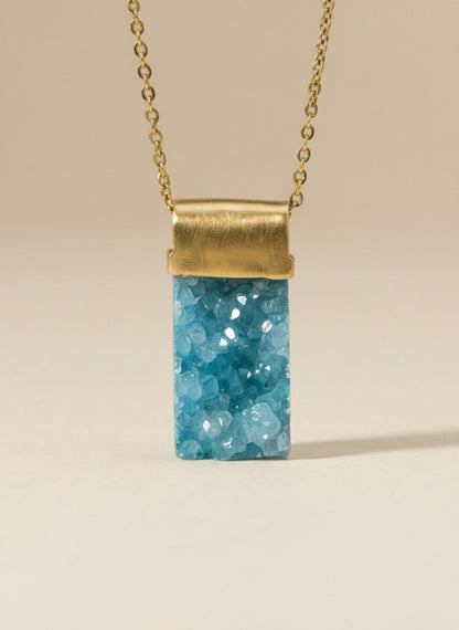 COLGANTE PIEDRA DRUSA HILOS DE ORO AZUL TURQUESA