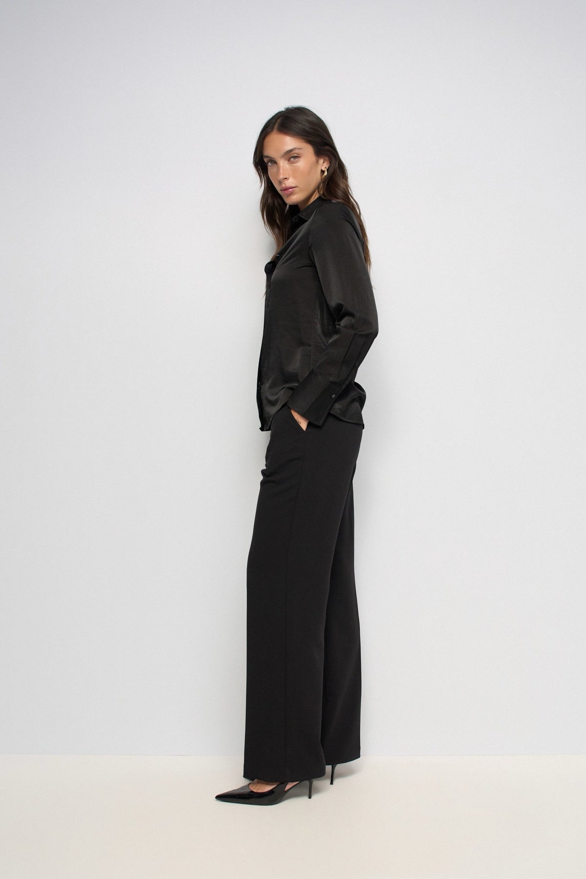 CAMISA SATINADA NEGRO
