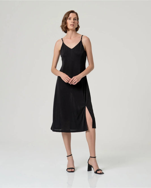 VESTIDO MIDI CON ABERTURA FLUÍDO NEGRO