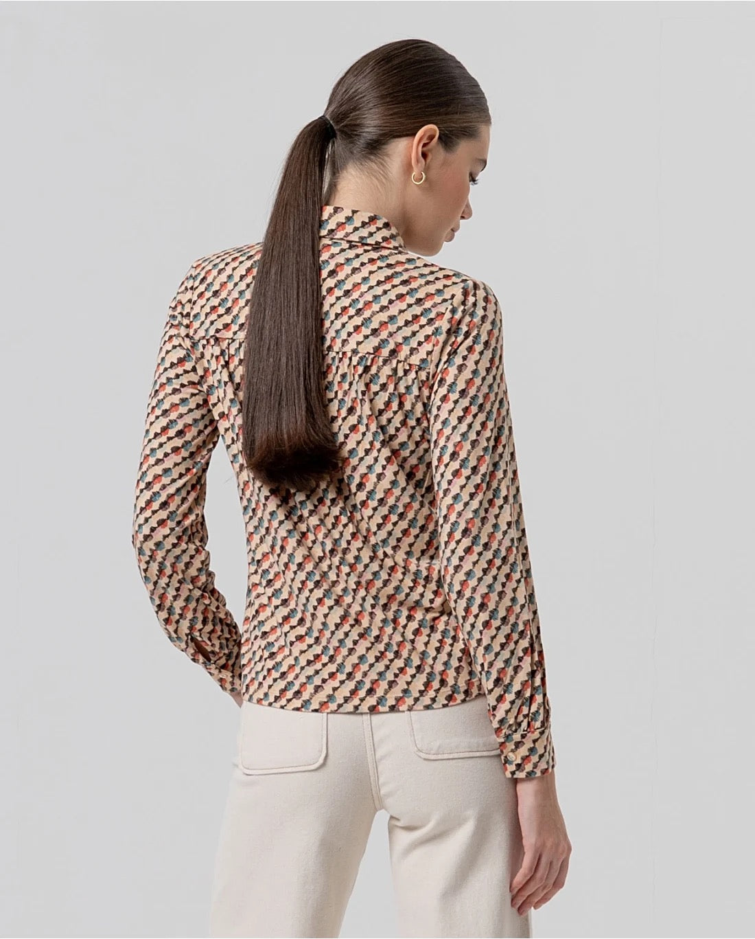 CAMISA AMPLIA ESTAMPADO GEOMÉTRICO CRUDO