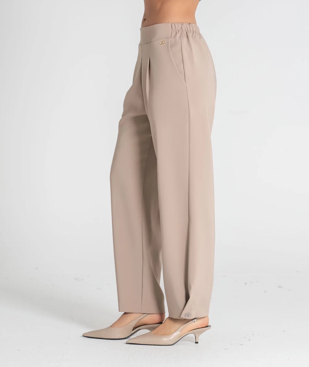 PANTALÓN BOTÓN TOBILLO BEIGE