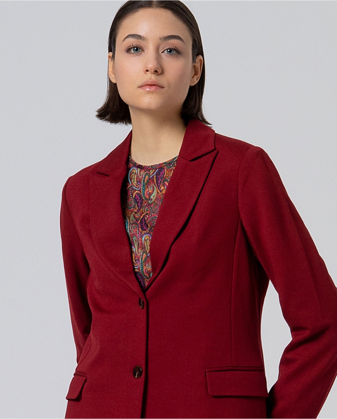 BLAZER ELÁSTICA CON BOLSILLOS ROJO INGLÉS