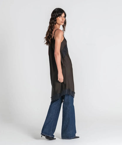 VESTIDO SATINADO ENCAJE MOKA