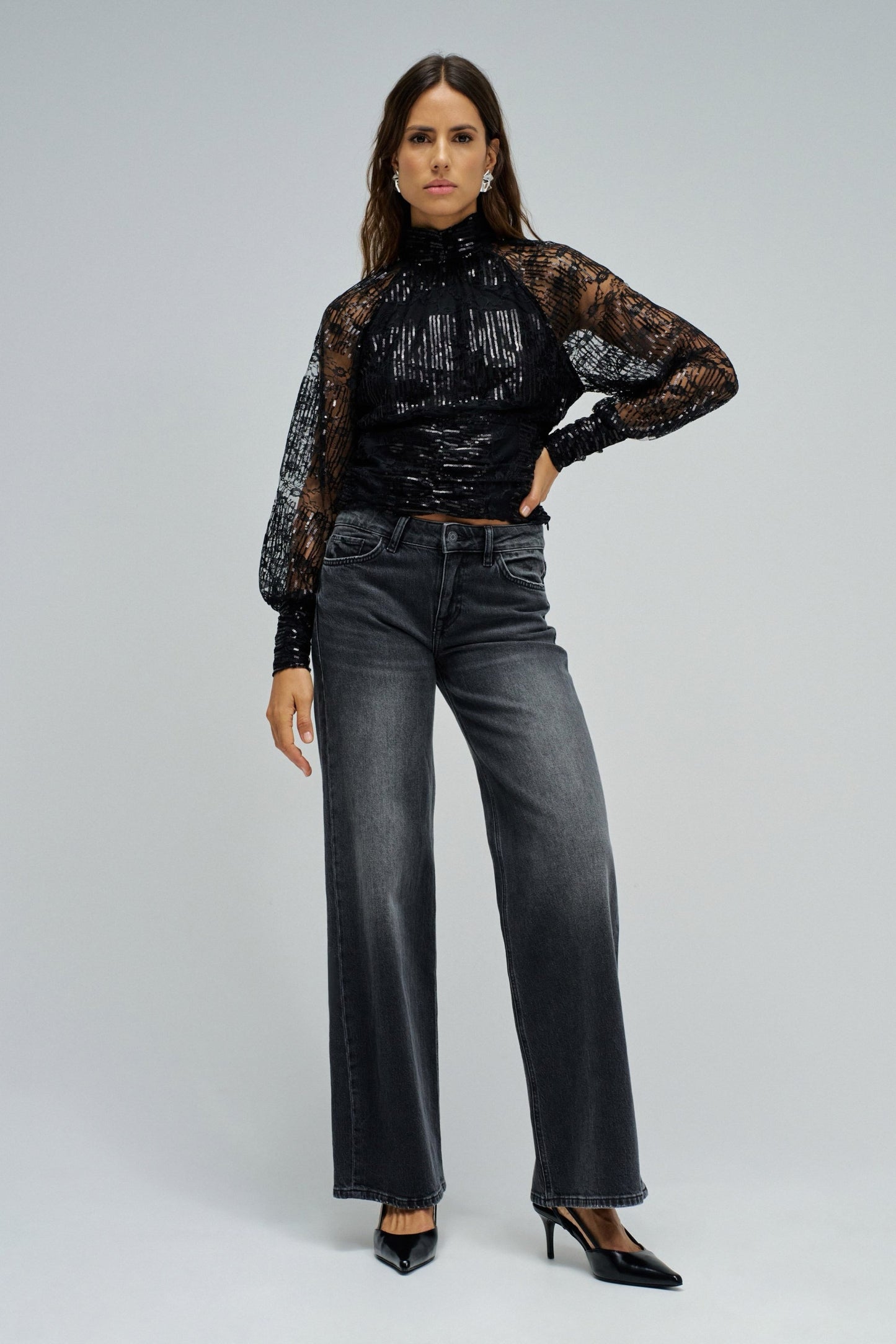 BLUSA LENTEJUELAS NEGRO