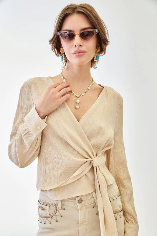 BLUSA SMOKED CRUZADA LAZADA CAMEL