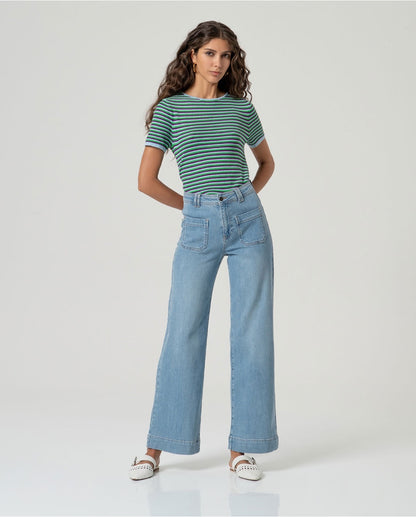 PANTALÓN VAQUERO RECTO CON BOLSILLOS PARCHE AZUL CLARO