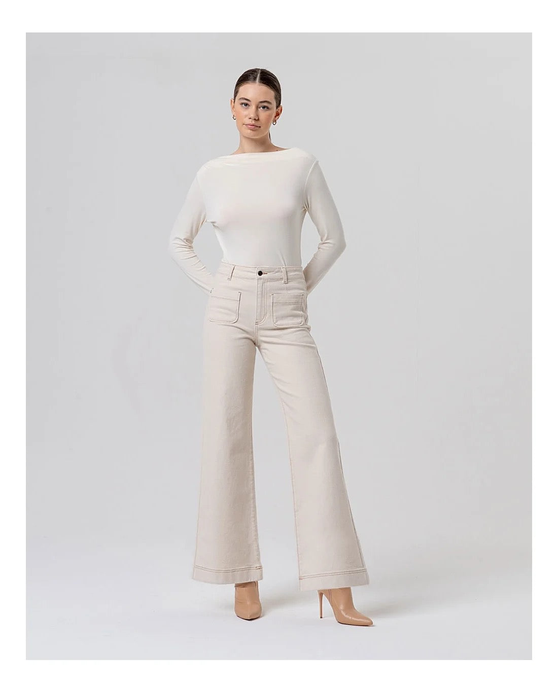 JEANS ANCHOS CON BOLSILLOS DE PARCHE CRUDO