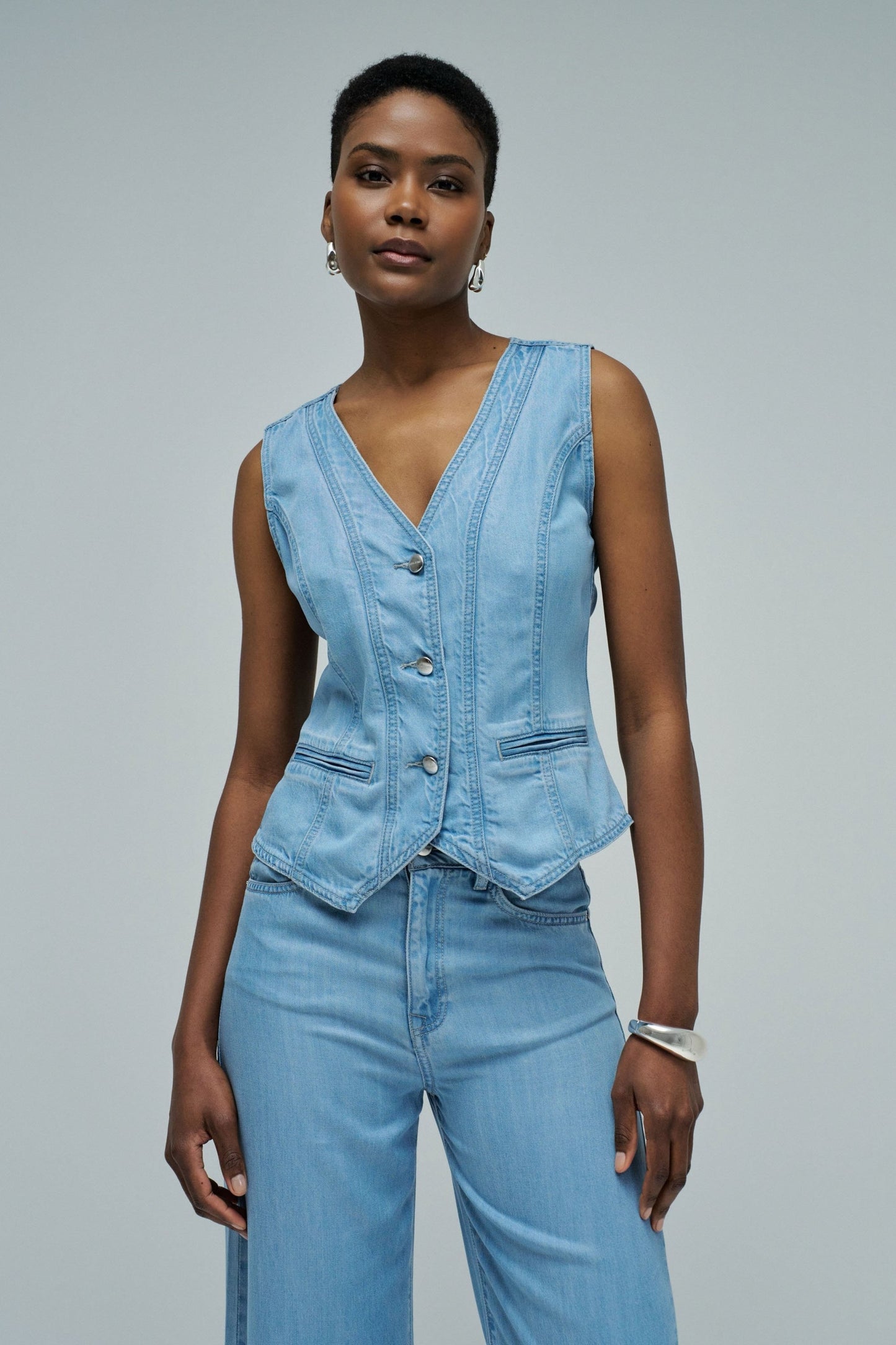 CHALECO EN LIGHTDENIM AZUL