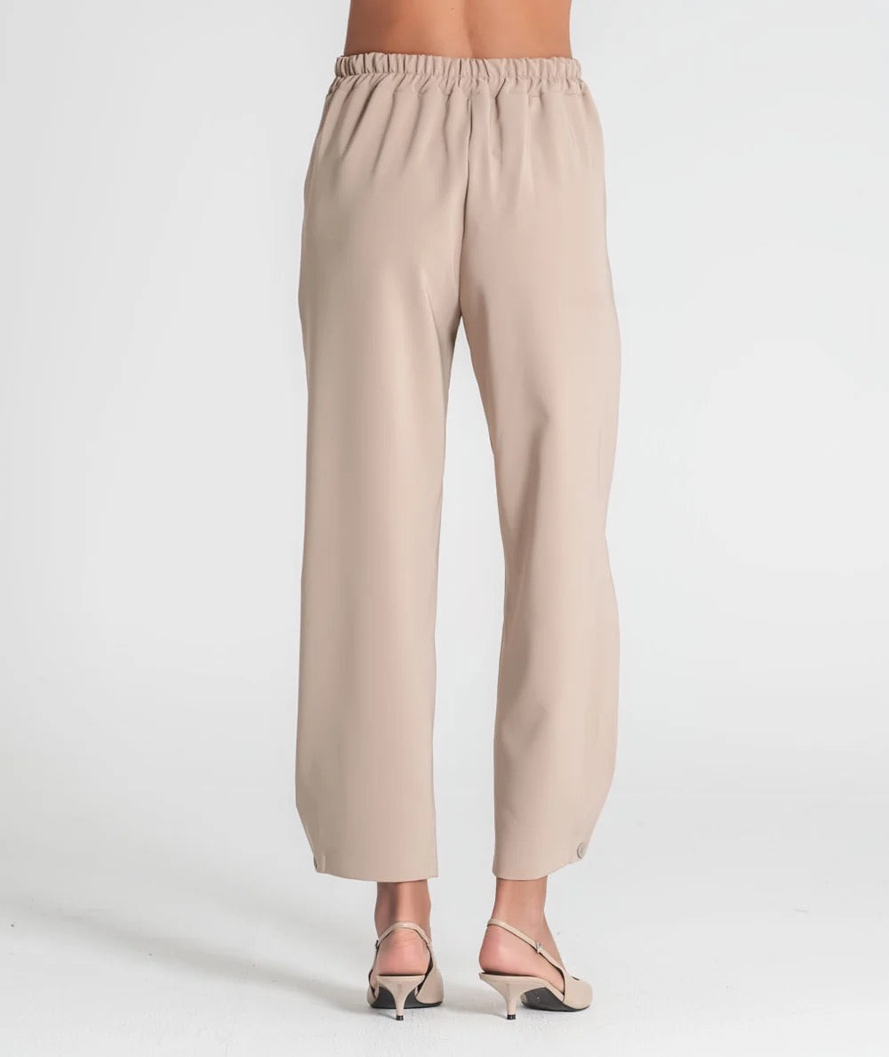 PANTALÓN BOTÓN TOBILLO BEIGE