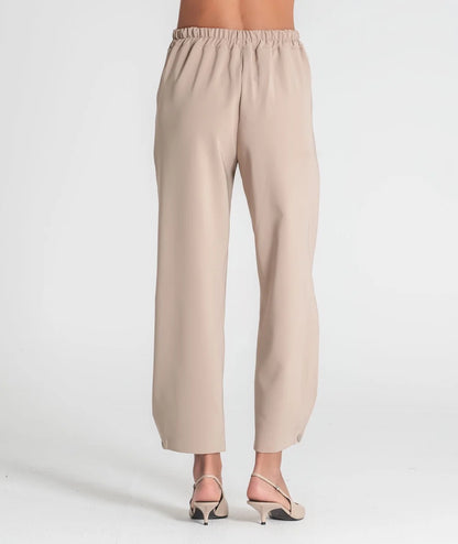 PANTALÓN BOTÓN TOBILLO BEIGE