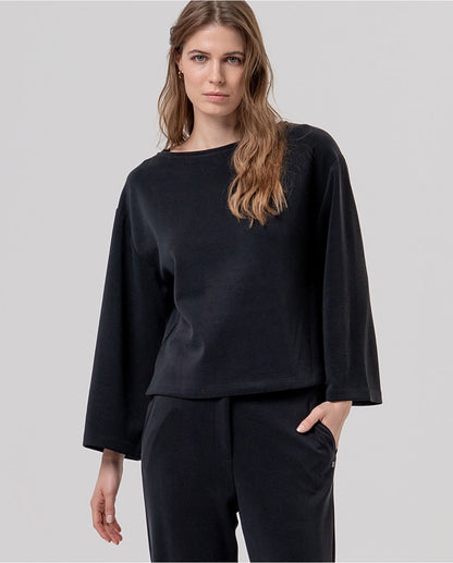 CAMISETA ANCHA DE PUNTO ANCHA CON ESCOTE BARCA NEGRO