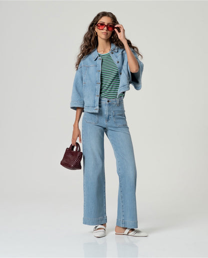 PANTALÓN VAQUERO RECTO CON BOLSILLOS PARCHE AZUL CLARO