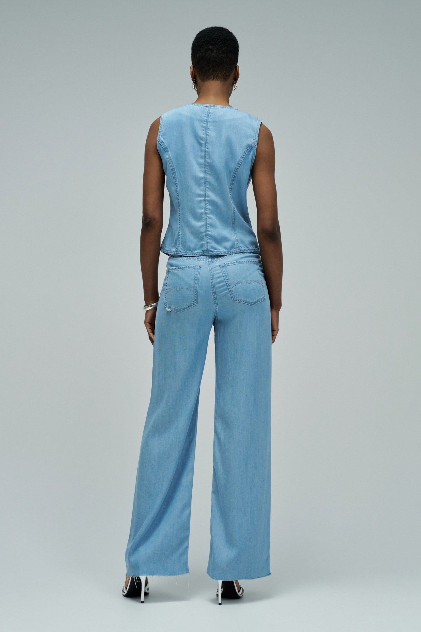 CHALECO EN LIGHTDENIM AZUL