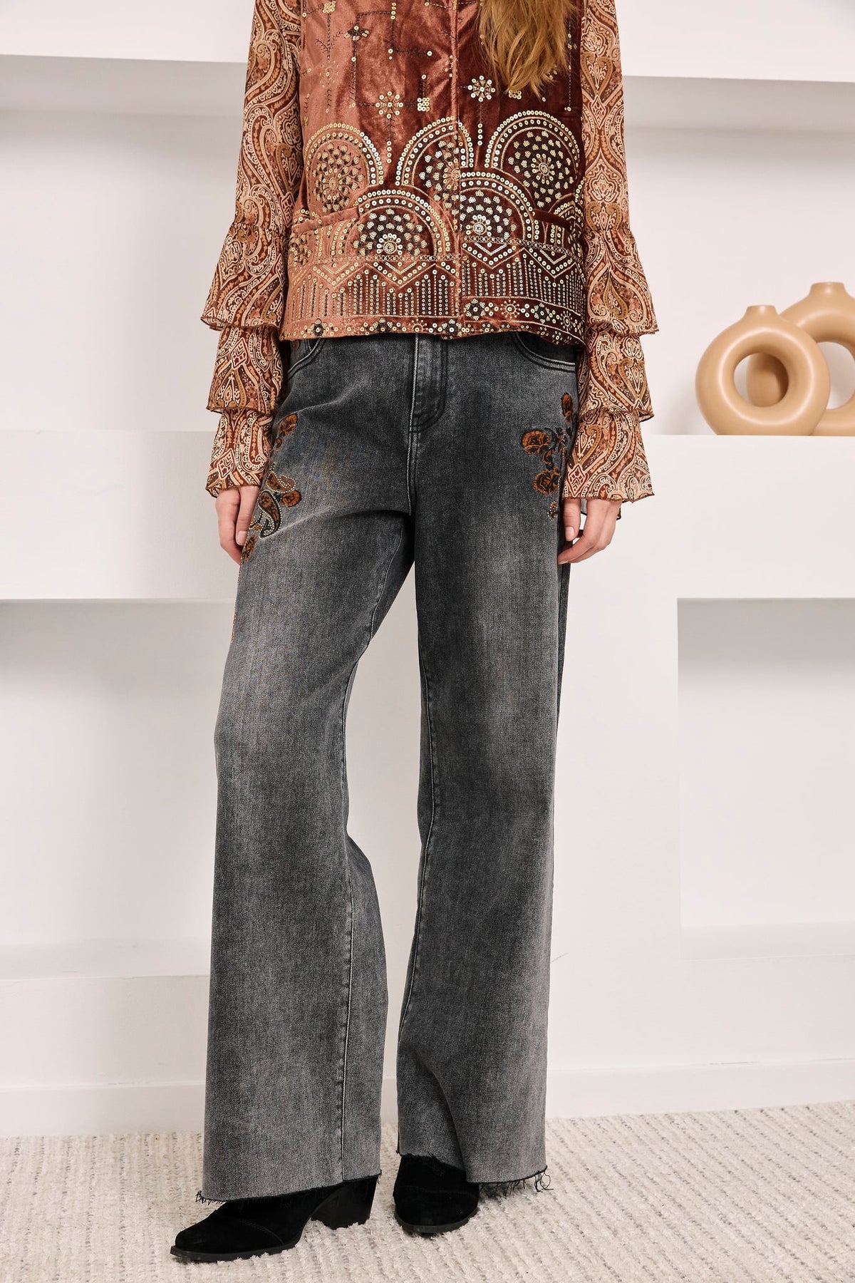 JEANS DESGASTADOS PAISLEY GRIS