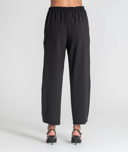 PANTALÓN BOTÓN TOBILLO NEGRO