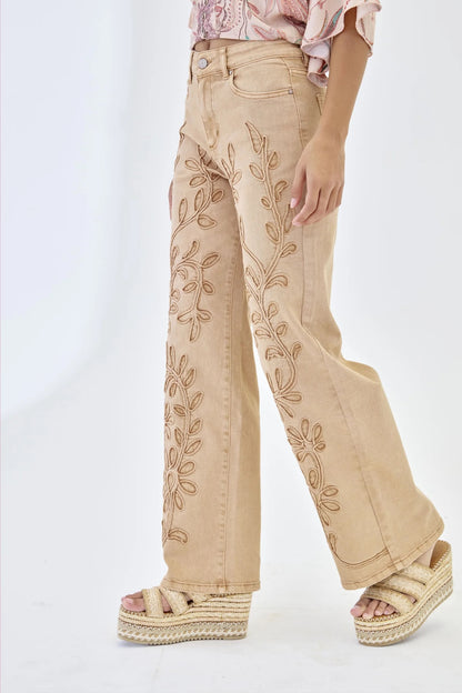 JEANS FILIGRANA HOJAS BORDADAS CAMEL