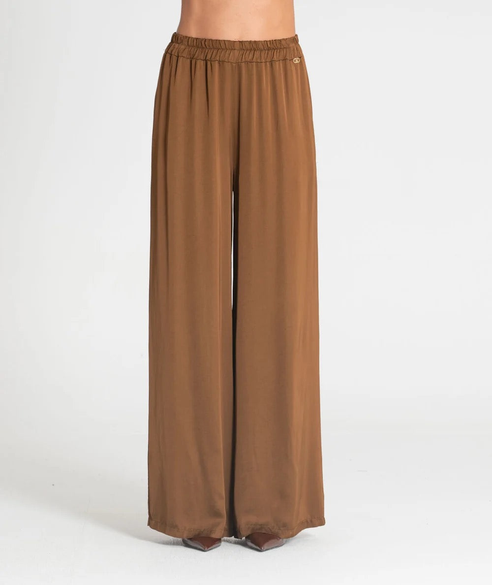 PANTALÓN SATINADO CARAMELO