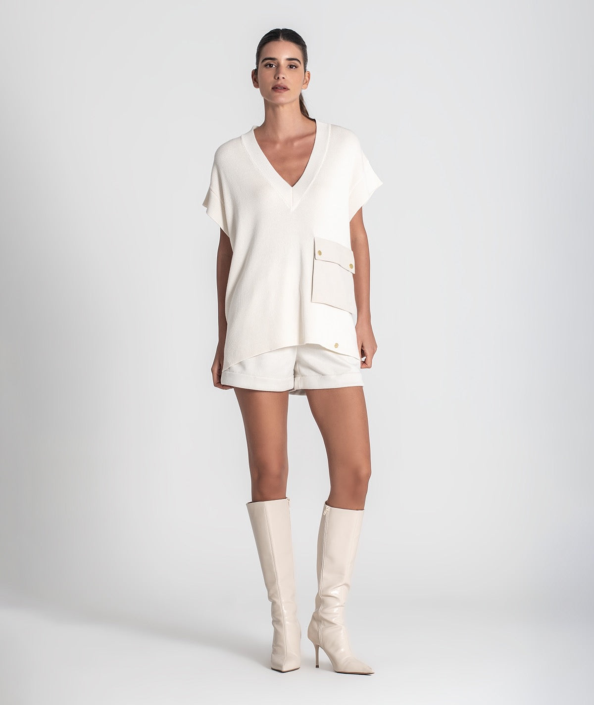 CHALECO CON BOLSILLO CRUDO