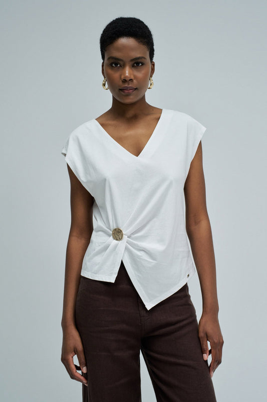 T-SHIRT CON APLICACIÓN DORADA BLANCO