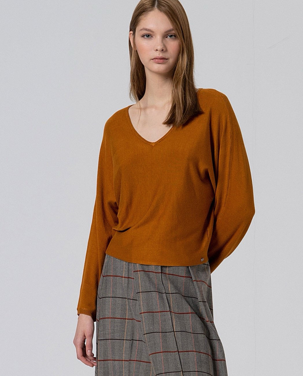 JERSEY ANCHO CON MANGA JAPONESA OCRE