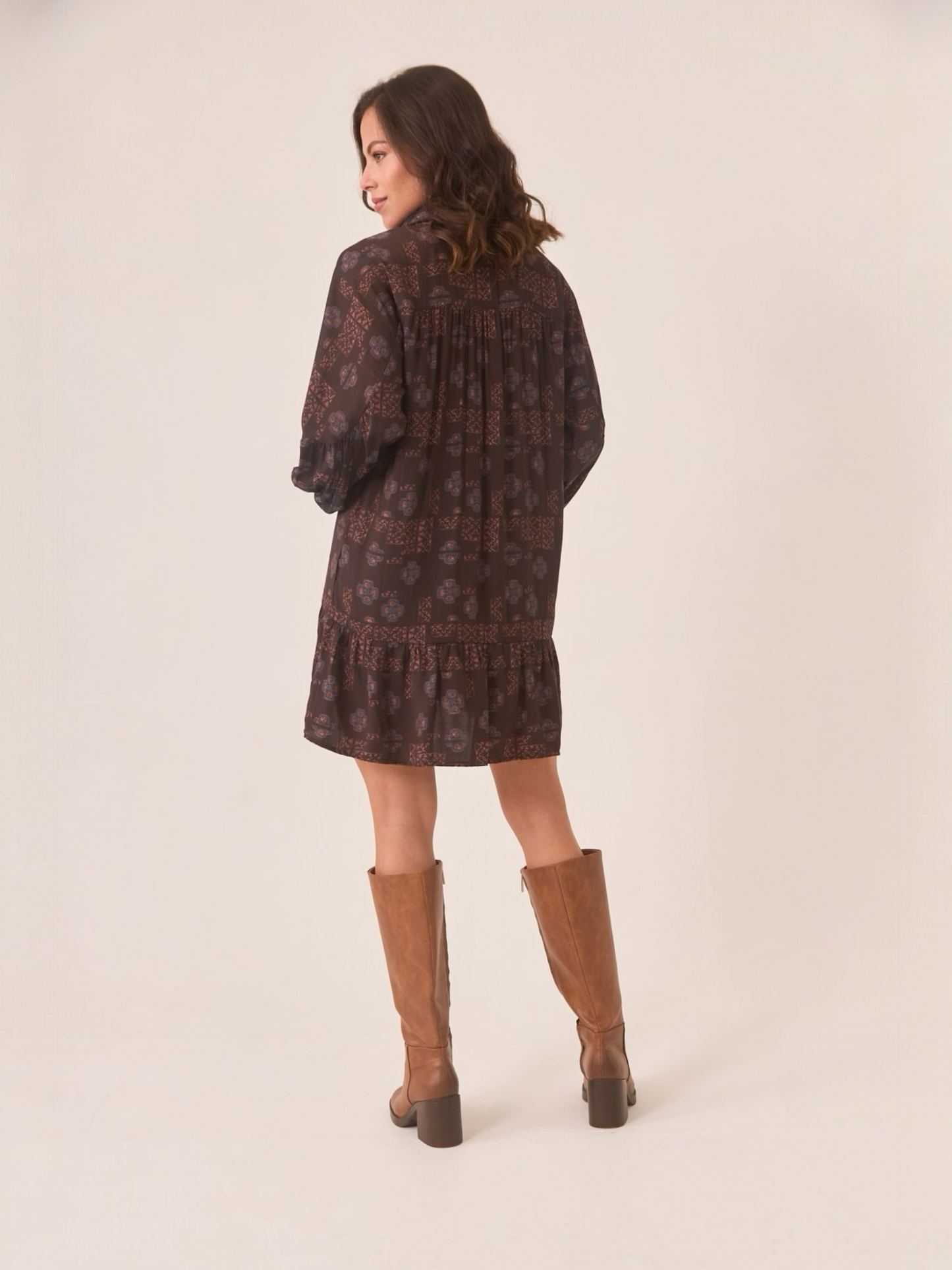 VESTIDO CAMISERO VOLANTE NEGRO