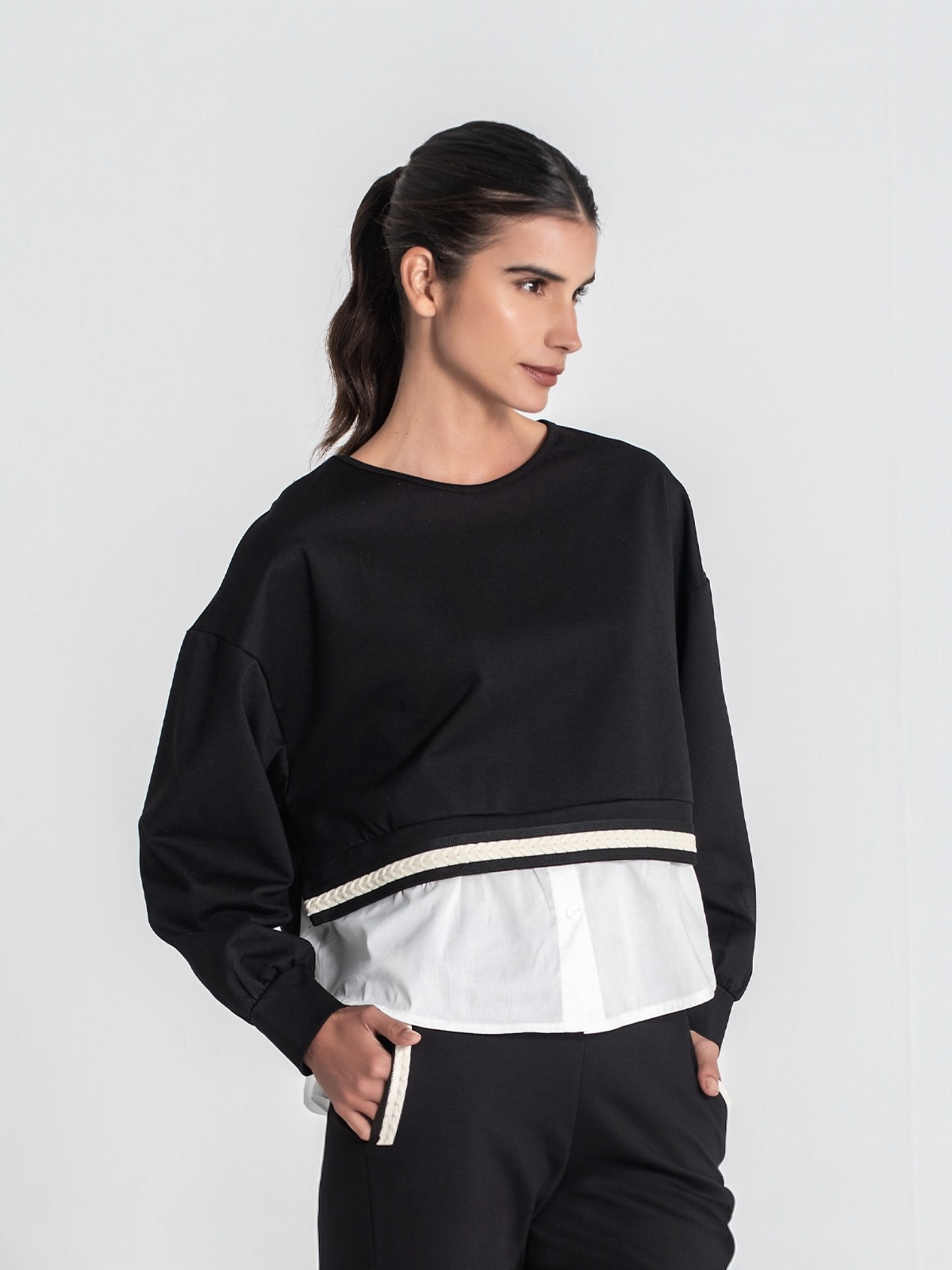 SUDADERA COMBINADA CON TELA NEGRO