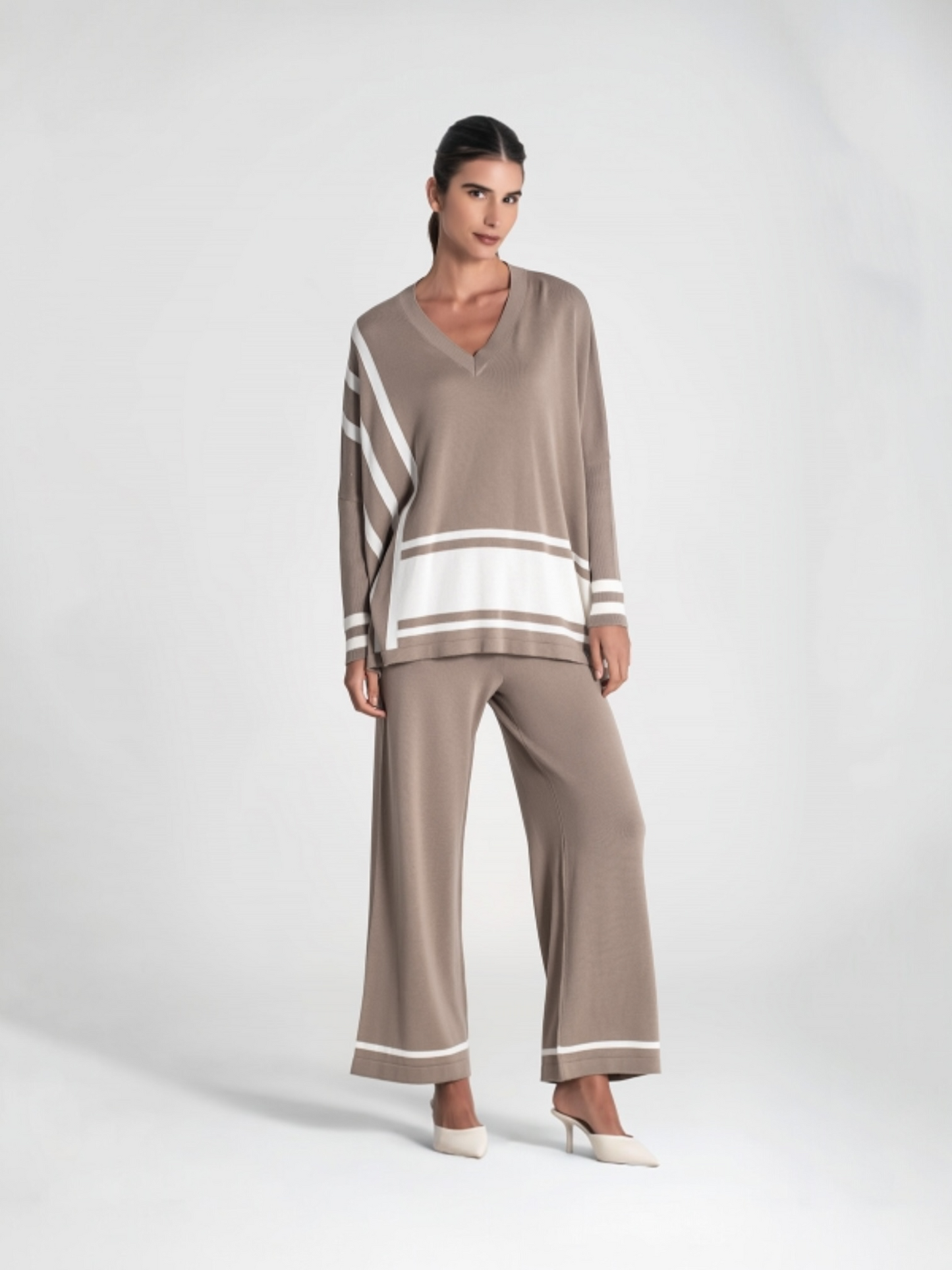 PANTALONES BÁSICOS CON PARTE INFERIOR A RAYAS TAUPE