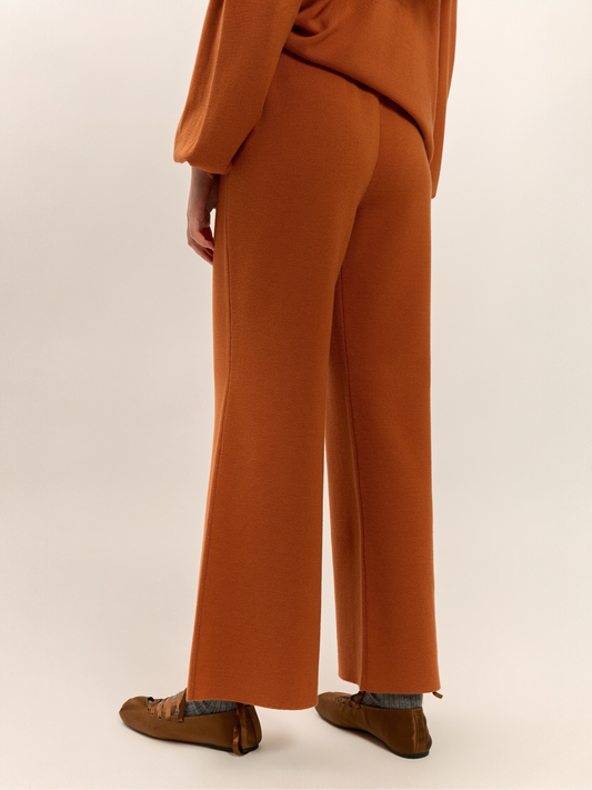 PANTALÓN FLARE PUNTO CANELA
