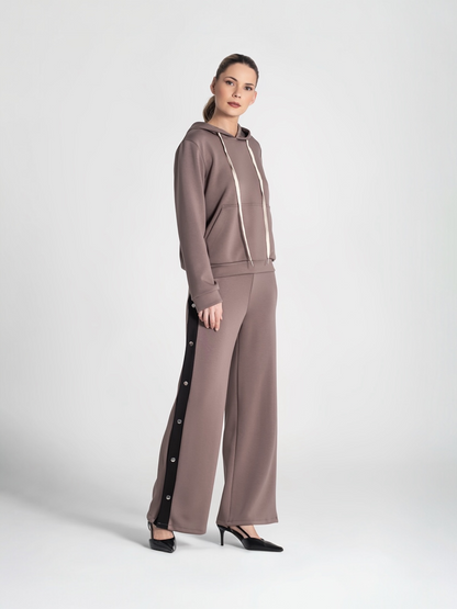 PANTALÓN CORCHETES TAUPE