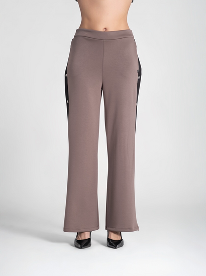 PANTALÓN CORCHETES TAUPE