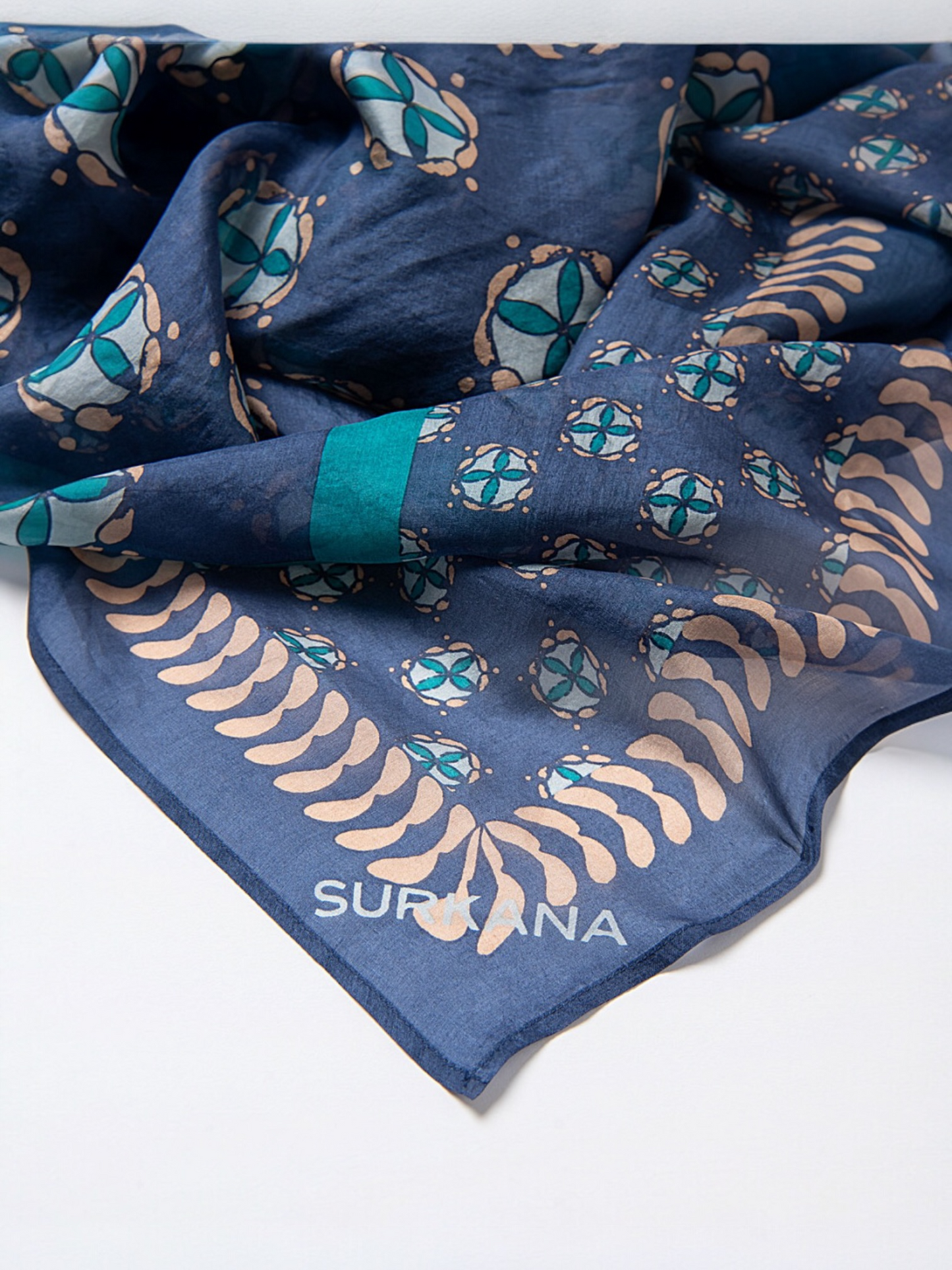 PAÑUELO CUADRADO SEDA MARINO