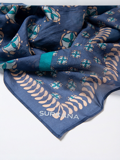 PAÑUELO CUADRADO SEDA MARINO