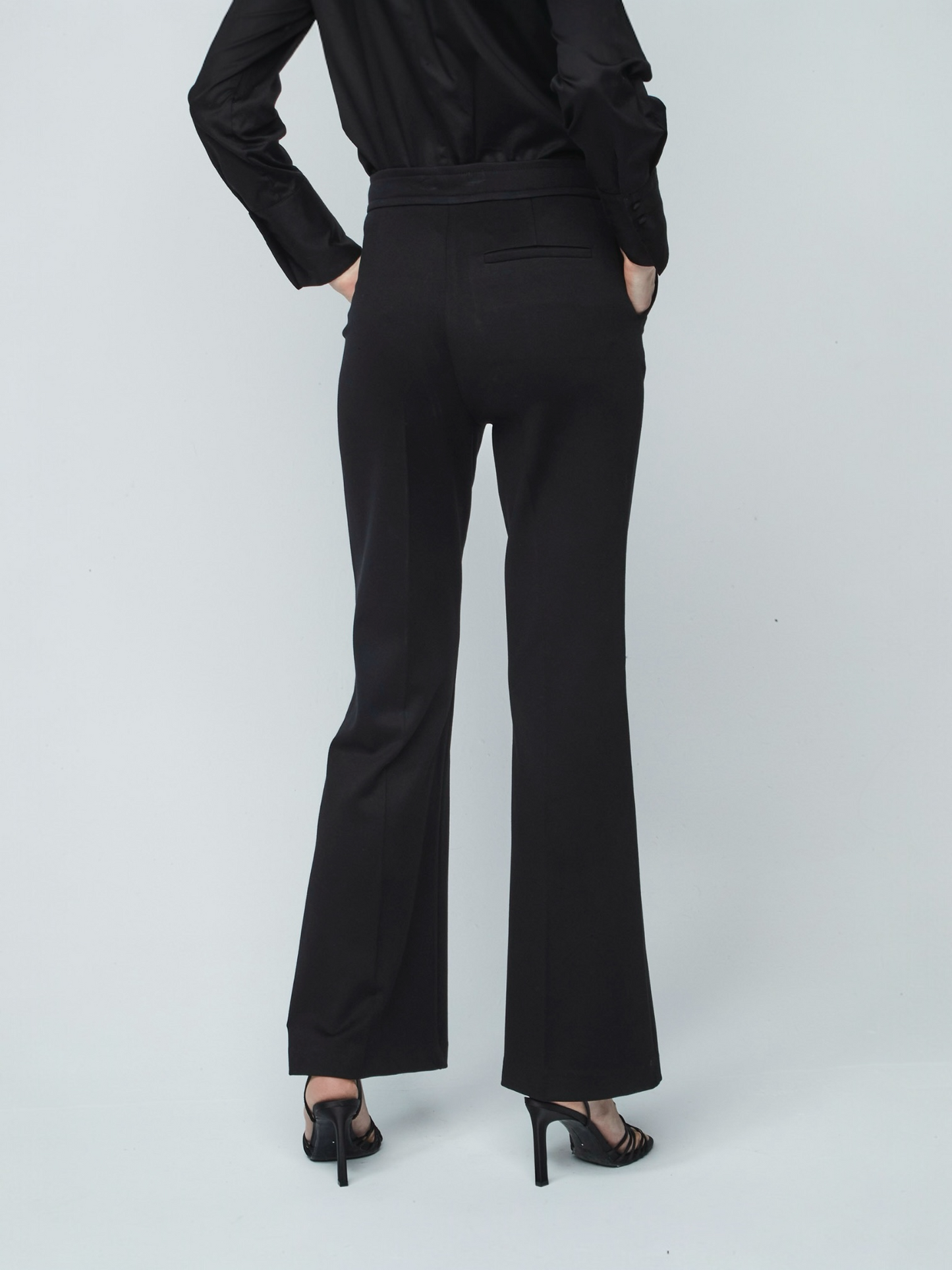 PANTALÓN MAKAROVA NEGRO